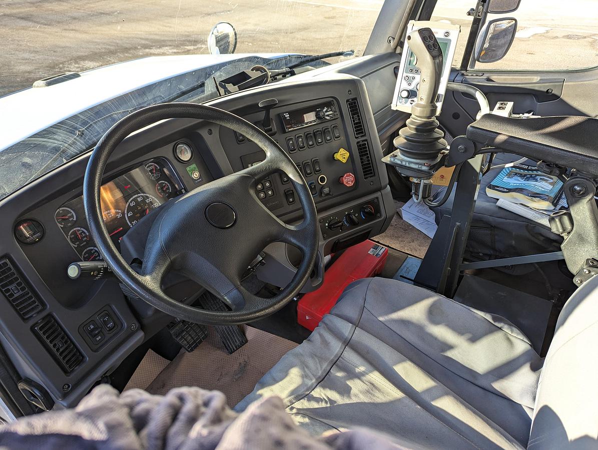 Used 2015 Freightliner Plow / Spreader Truck