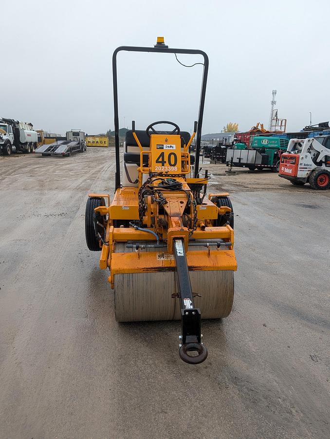 Used 2013 Leeboy 400T (4-Ton) Double Steel Roller