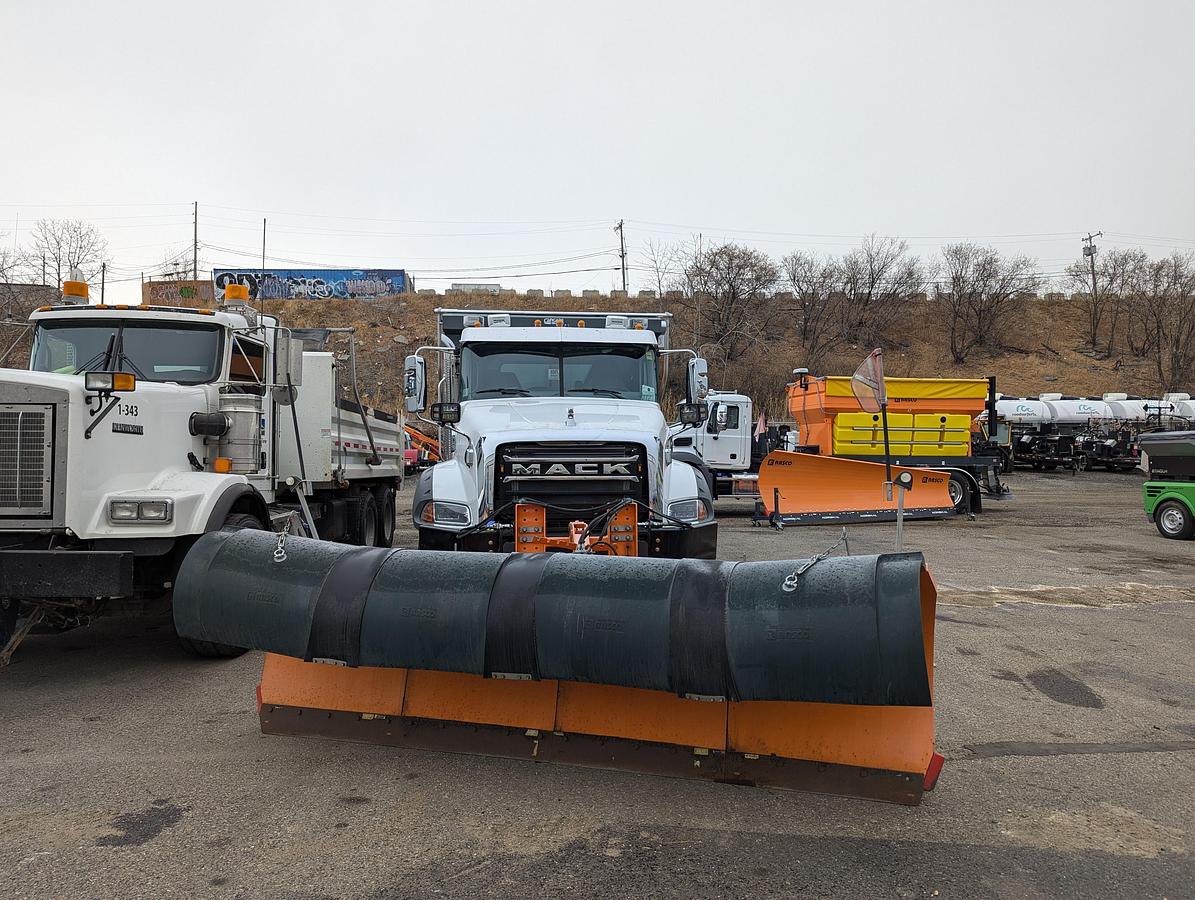 Used Demo Mack / Rasco Plow and Spreader Truck