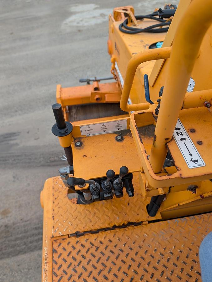 Used 2014 Leeboy 400T (4-Ton) Double Steel Roller