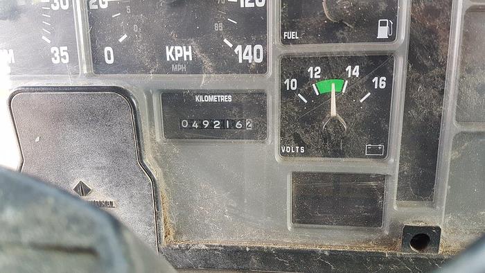 Used 2000 INTERNATIONAL-IHC 4900 Series Tandem Axle Deck Truck