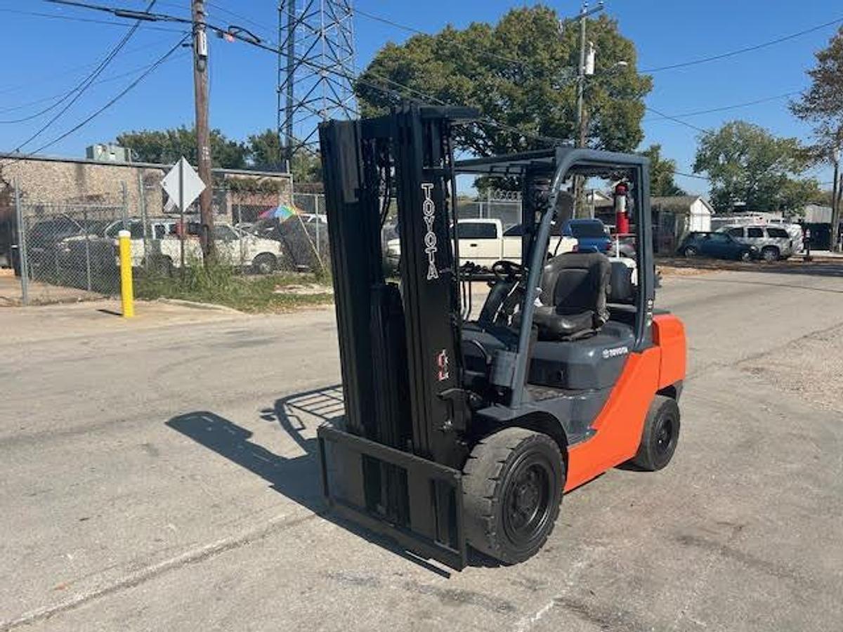 Used 2019 Toyota 8FGU30 6000LBS 