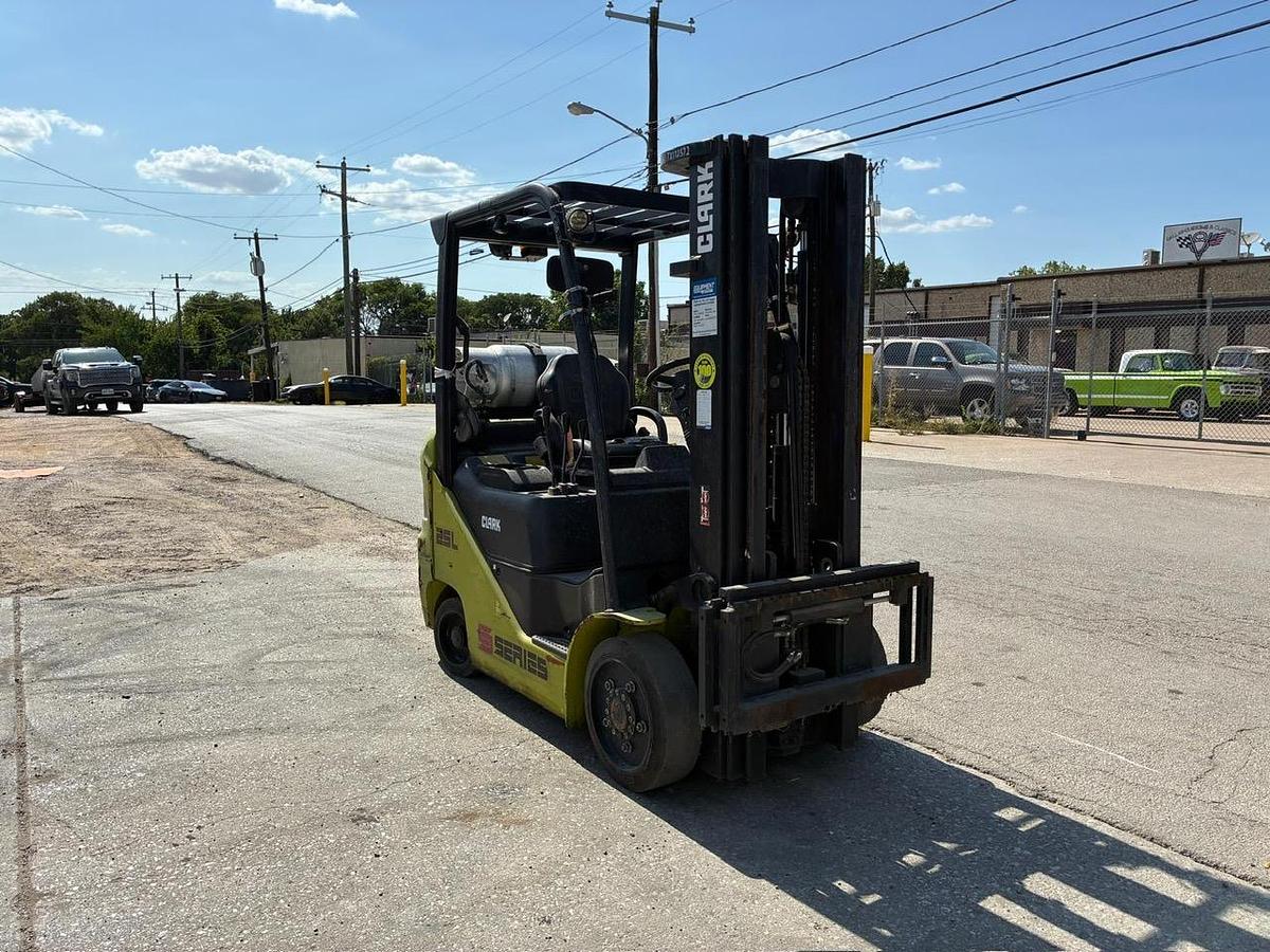 Used 2021 CLARK S25CL
