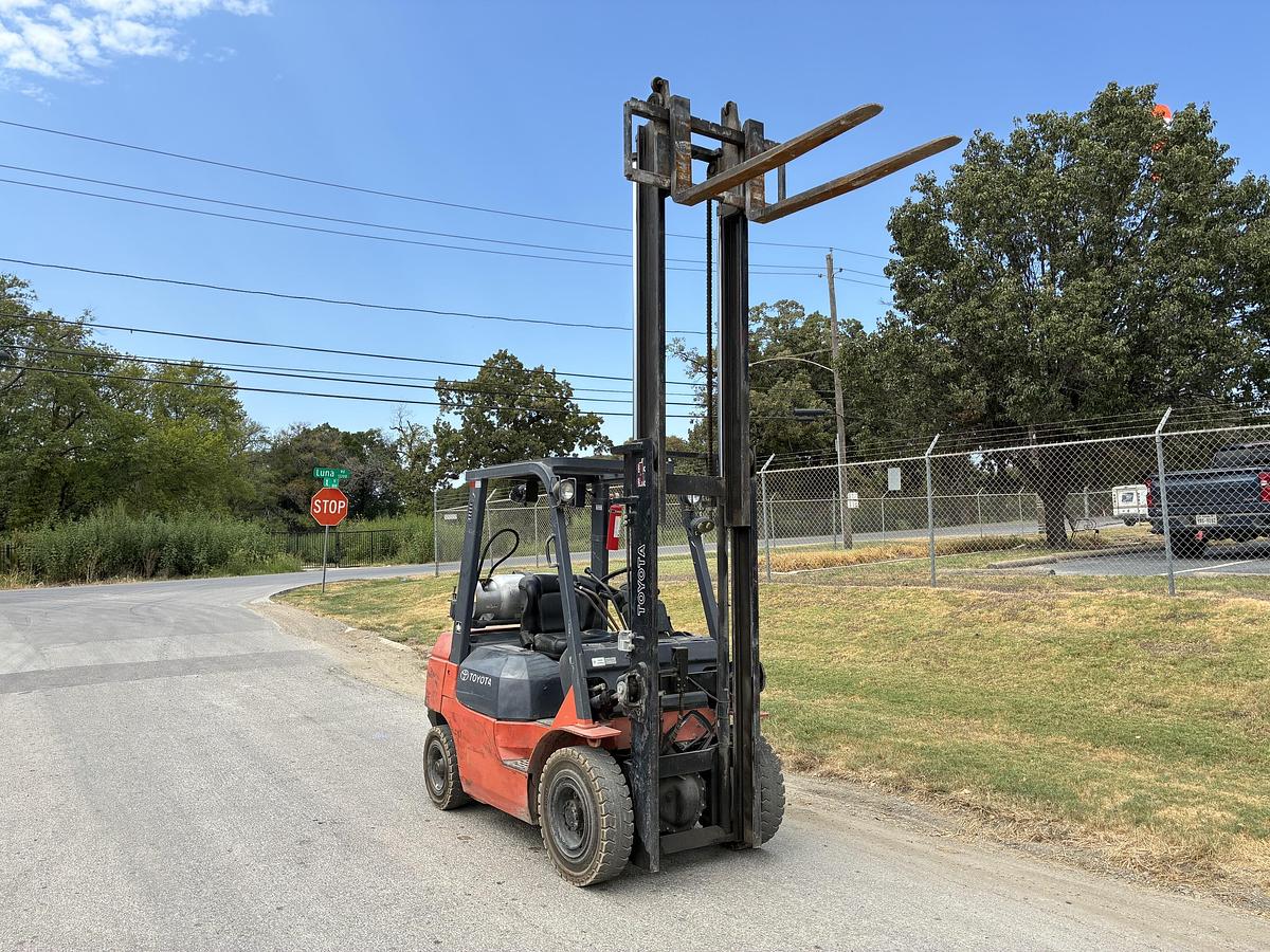 Used 2005 Toyota 7FGU25