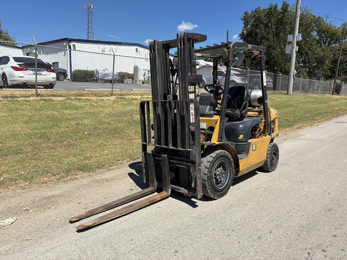 Used 2015 CAT GP25NLP
