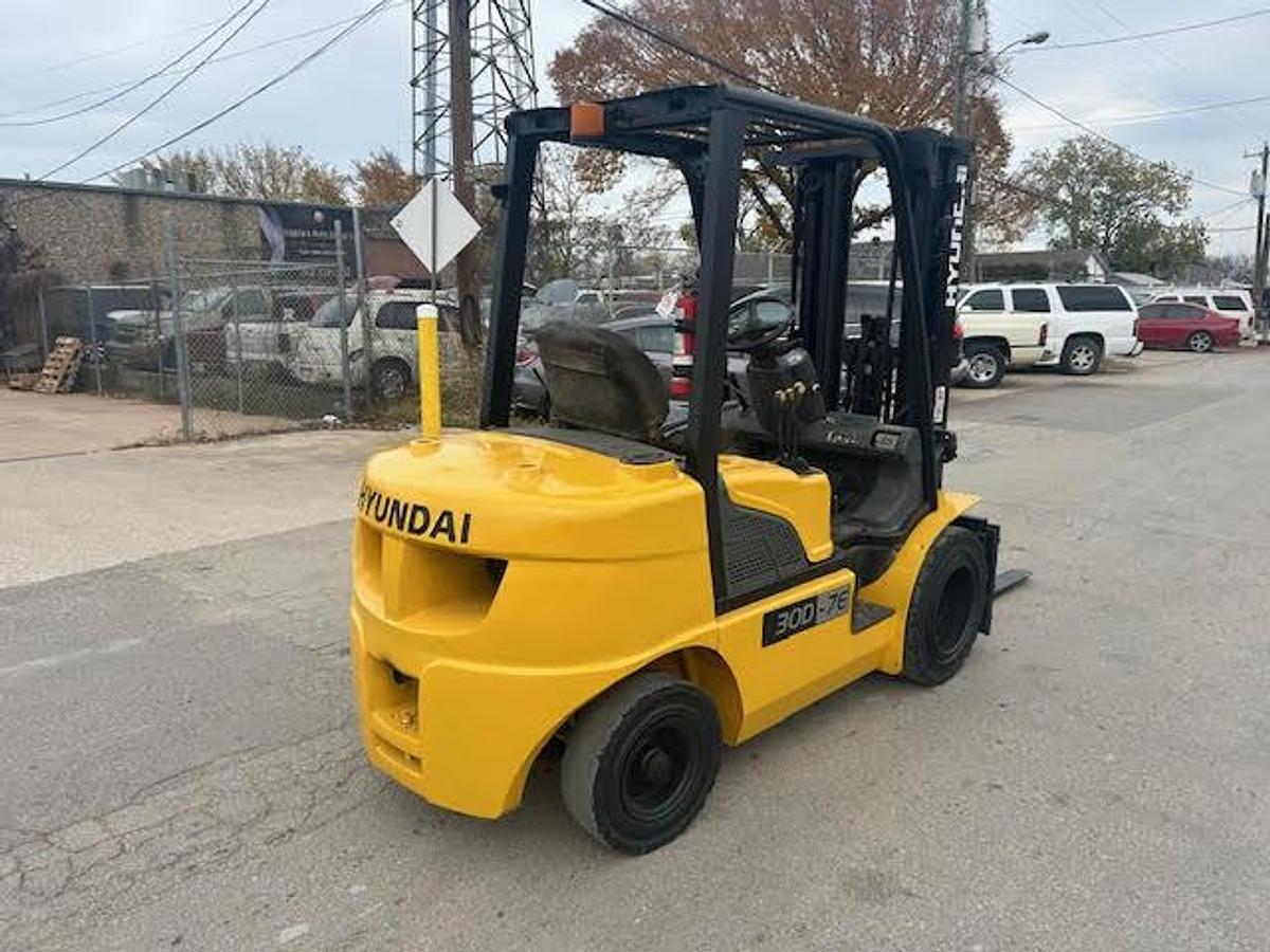 Used 2014 Hyundai 30D-7E