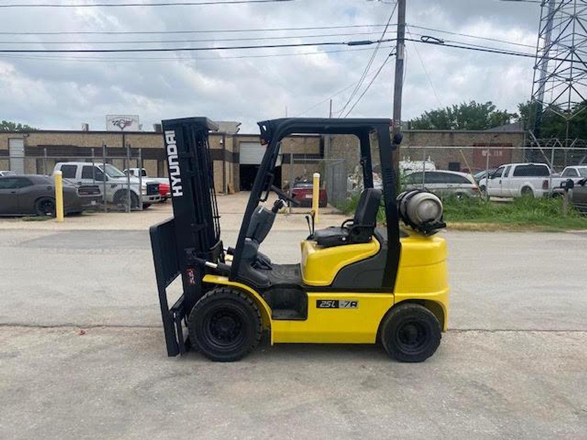 Used 2020 Hyundai 25L-7A