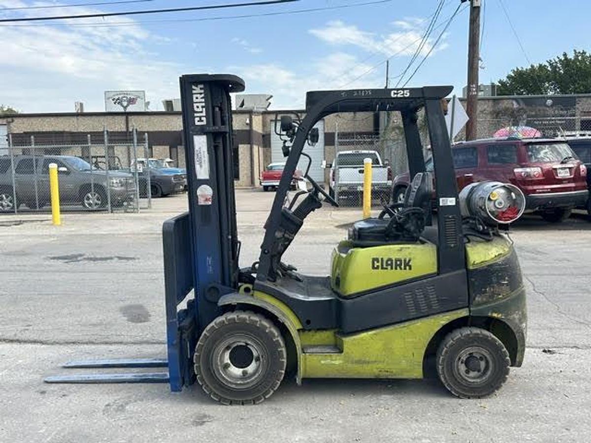 Used 2014 CLARK C25L
