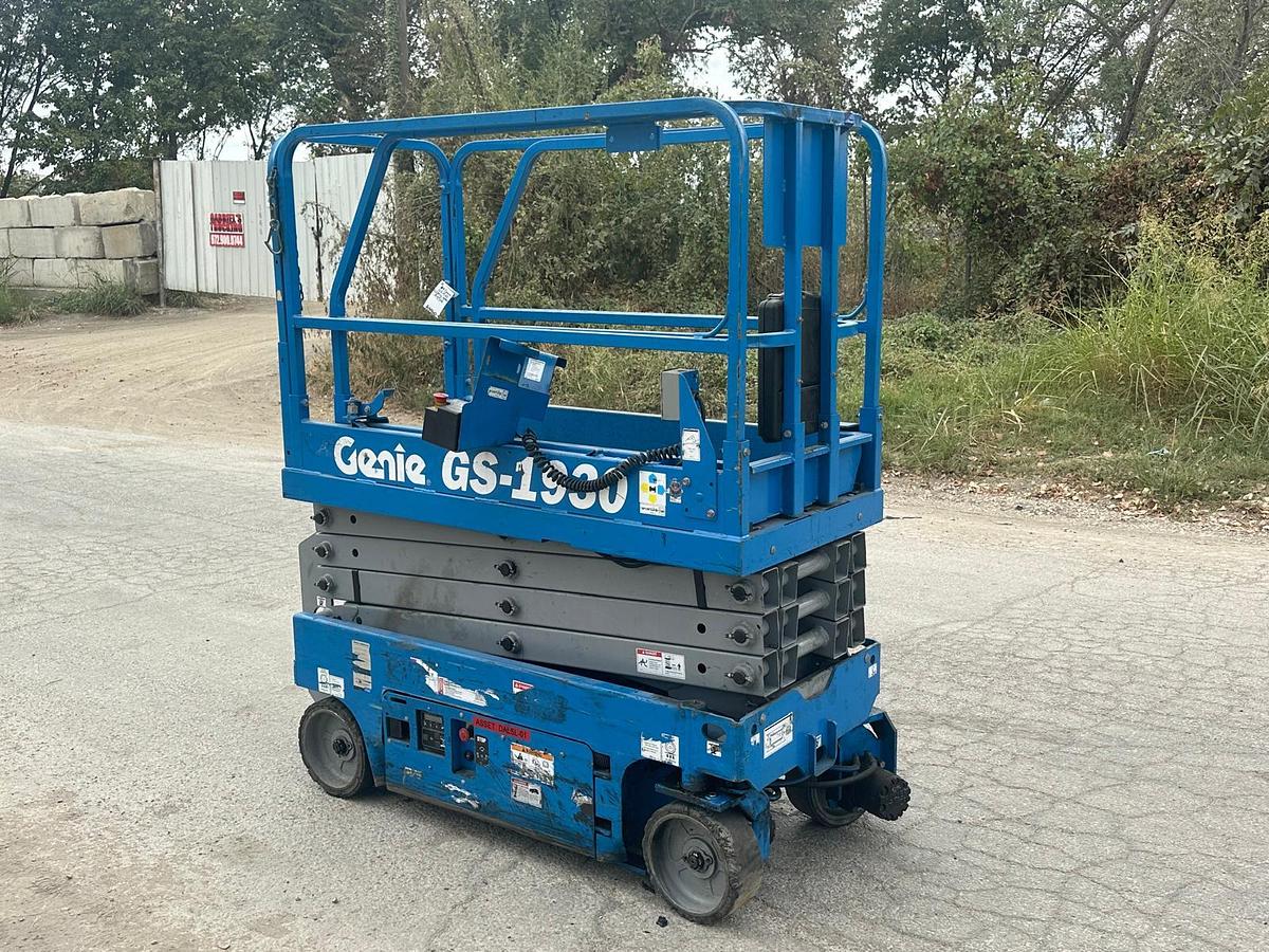 Used 2015 GENIE GS1930
