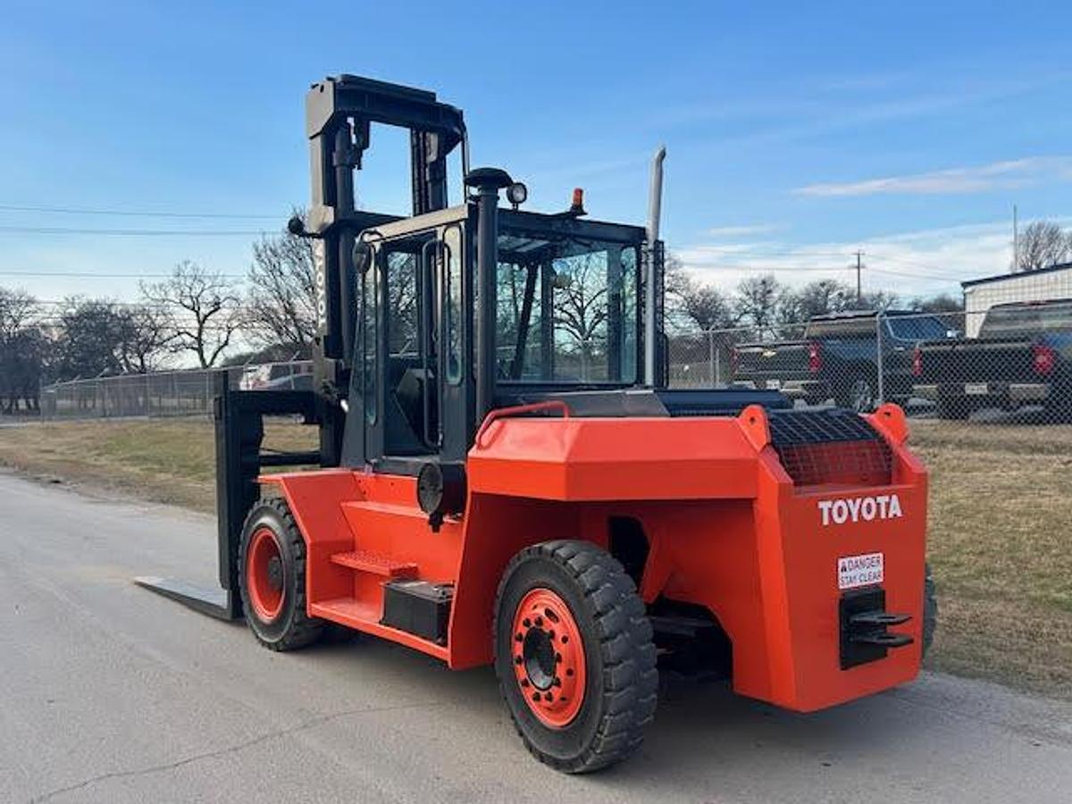 Used TOYOTA T28000 28,000LBS 