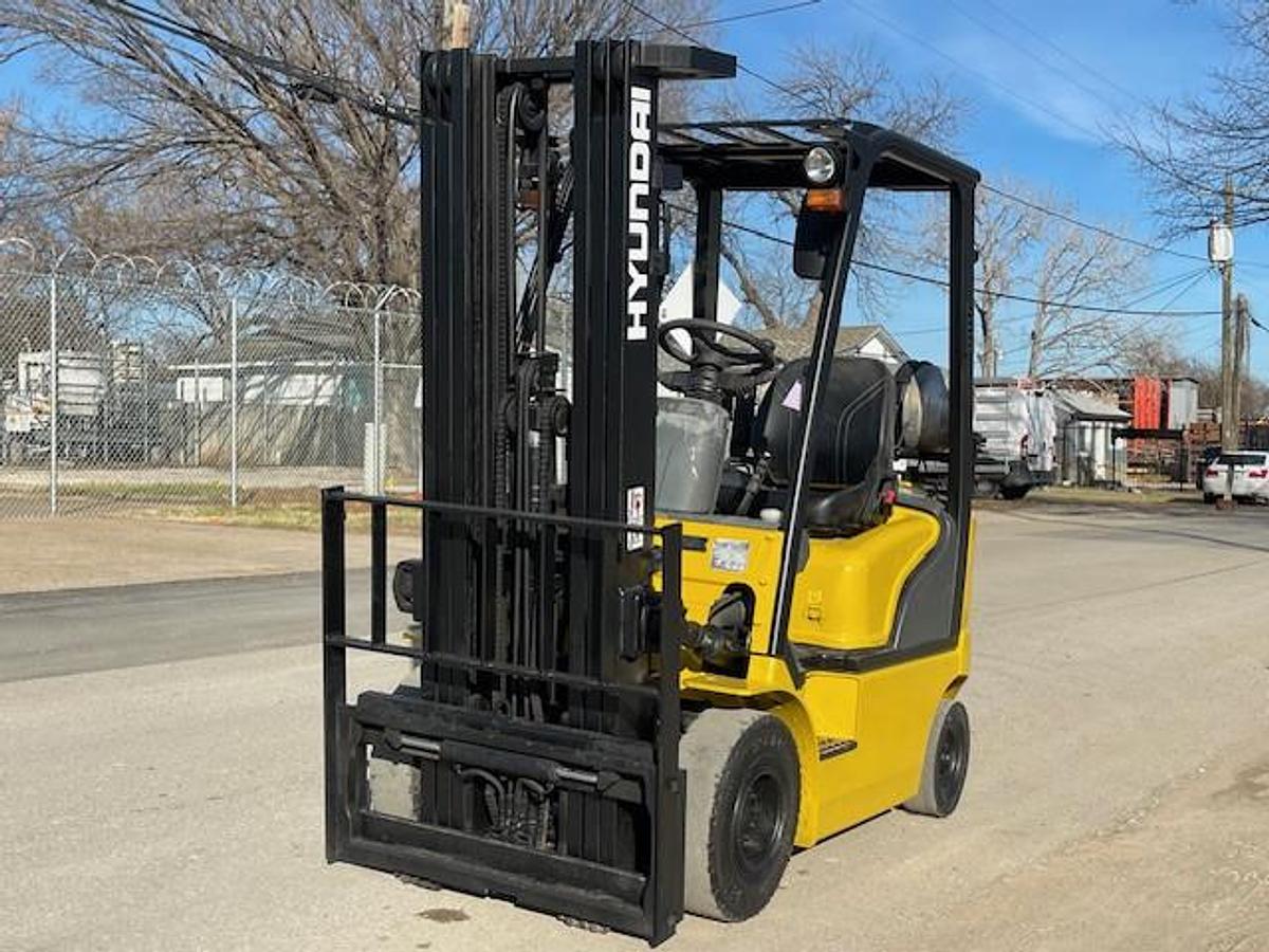 Used 2017 Hyundai 15L-7M