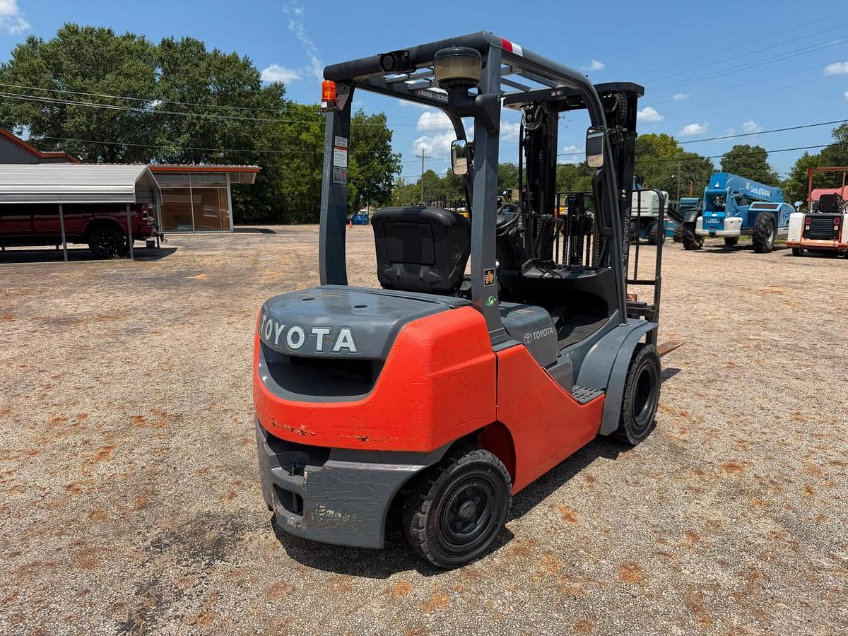Used 2019 TOYOTA 8FGU25