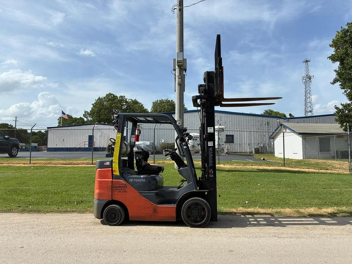 Used 2021 TOYOTA 8FGCU30 