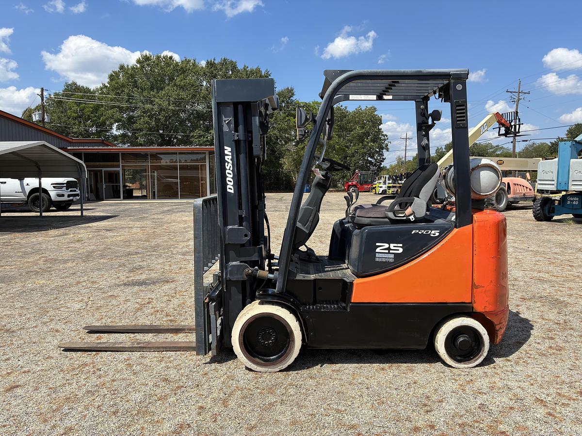 Used 2012 Doosan GC25P-5