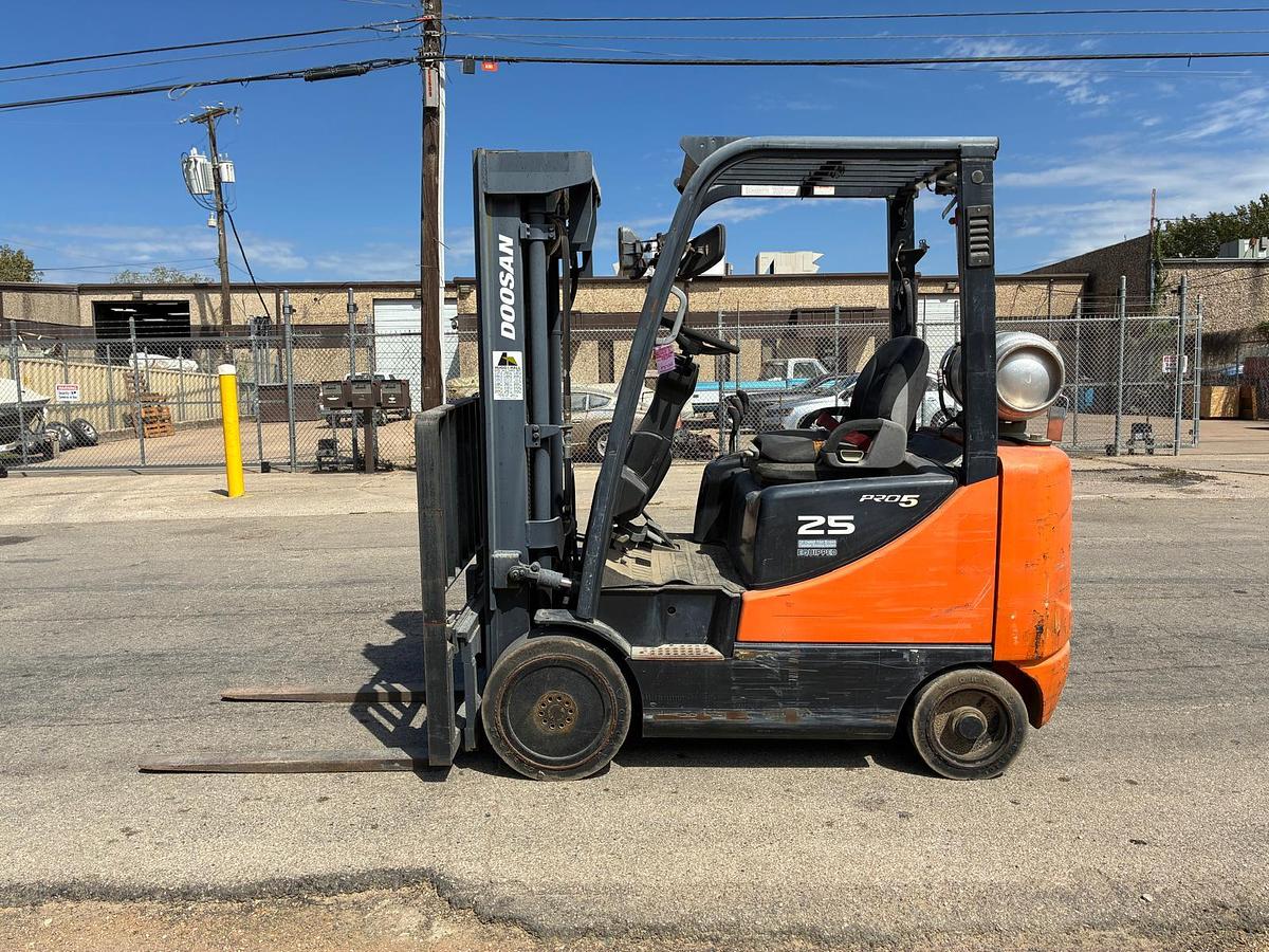 Used 2012 Doosan GC25E-5
