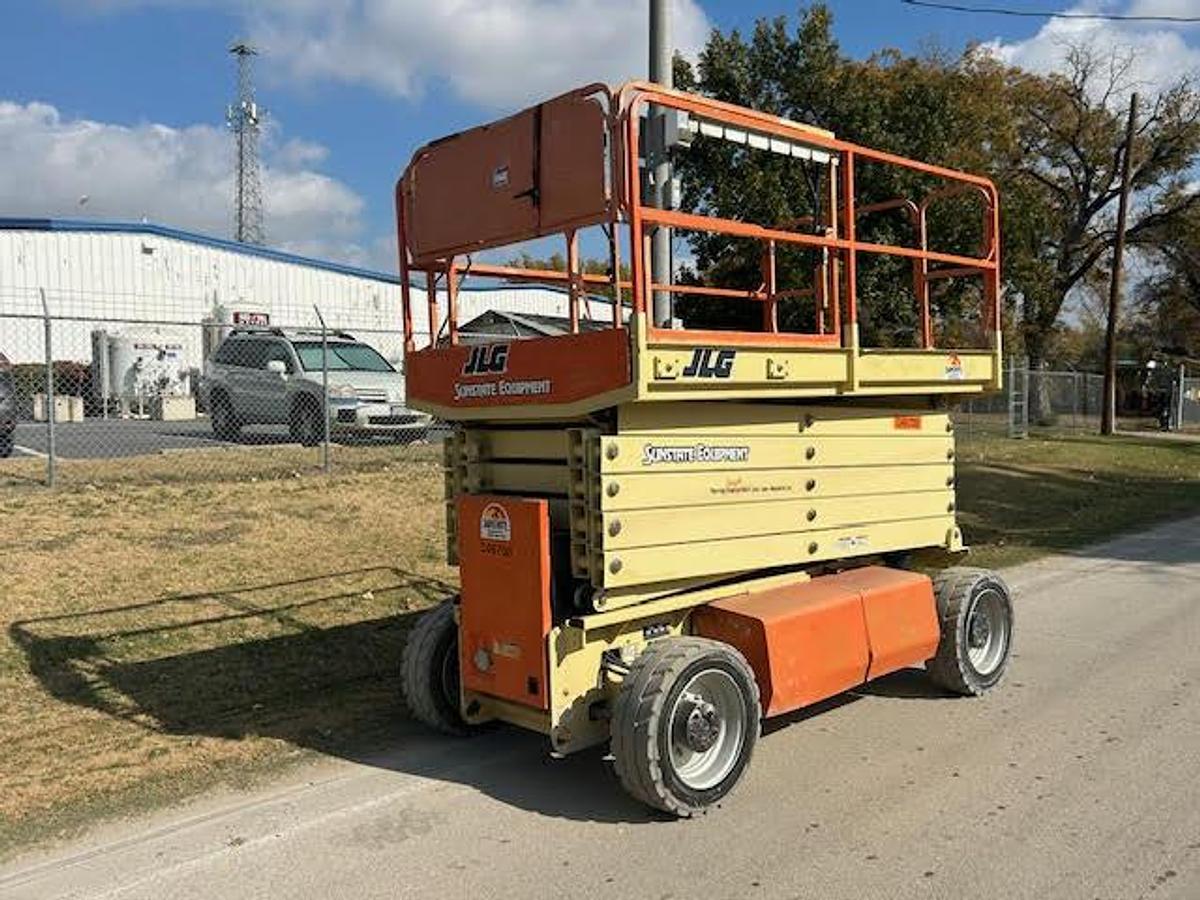 Used 2016 JLG M4069