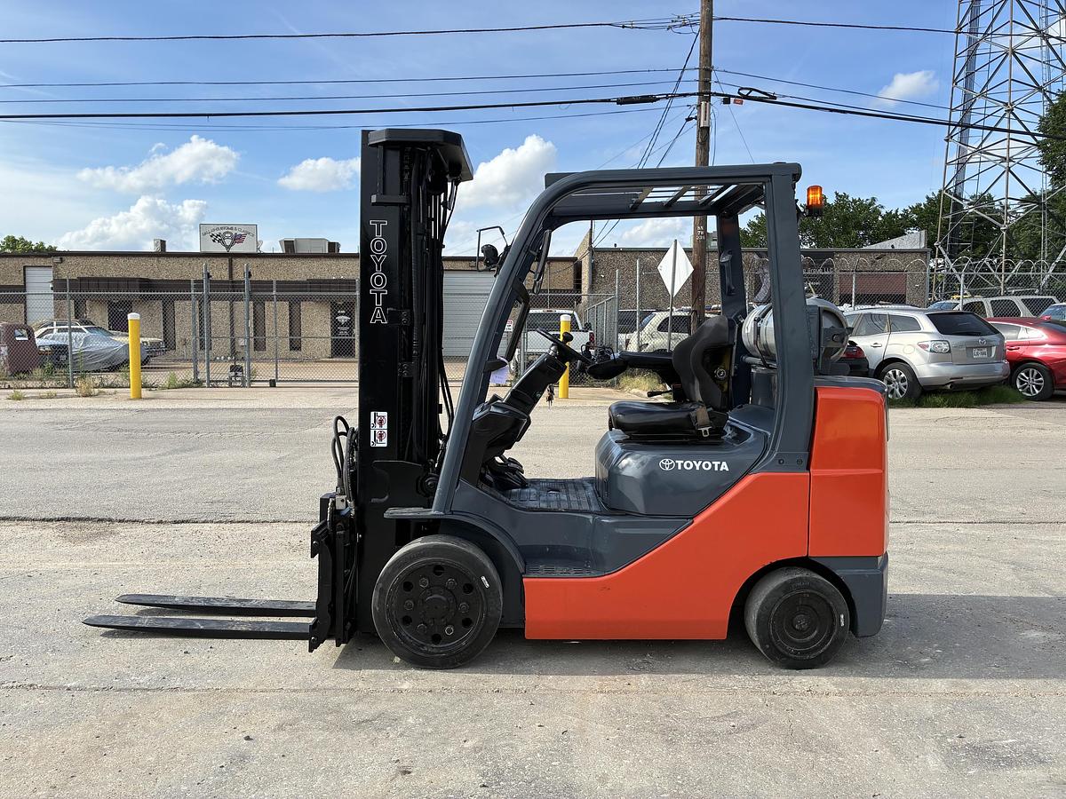 Used 2016 TOYOTA 8FGCU30 6000 LBS