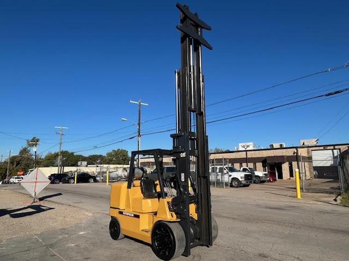 Used 2006 CAT GC70K1