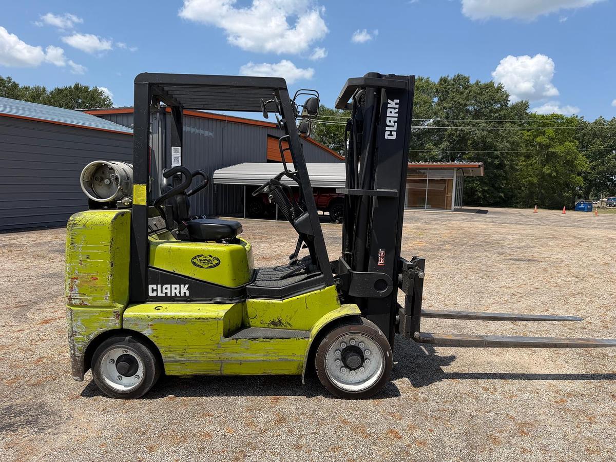 Used 2005 CLARK CGC40L
