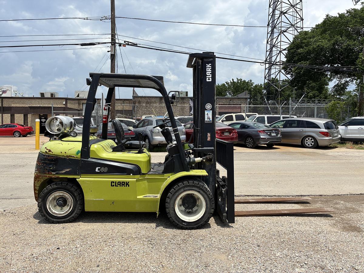 Used 2017 CLARK C40L 8000 LBS