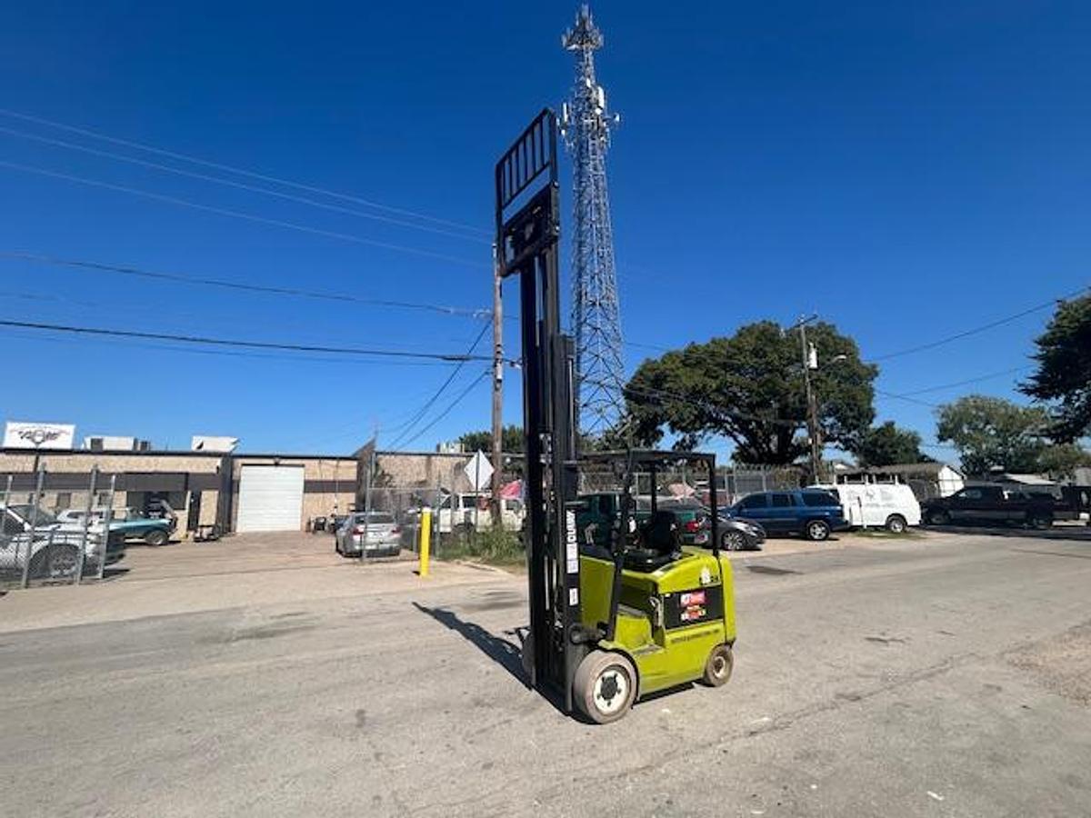 Used 2005 CLARK 6000LBS ELECTRIC FORKLIFT