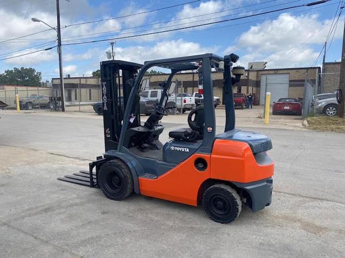 Used 2018 Toyota 8FDU25