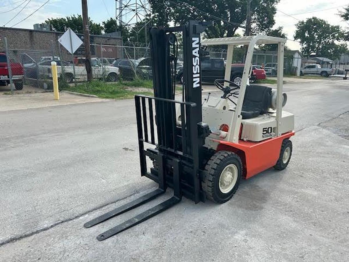 Used 1995 Nissan PF02A25V