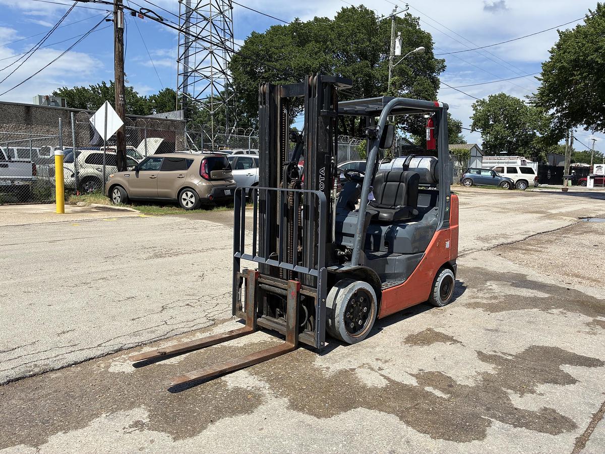 Used 2014 TOYOTA 8FGCU25
