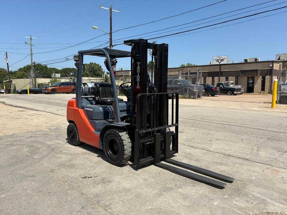 Used 2019 TOYOTA 8FGU25