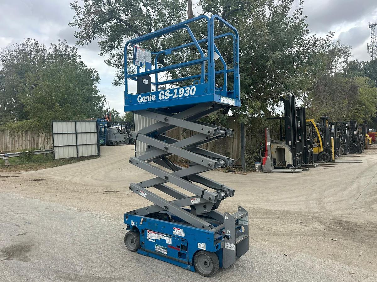 Used 2015 GENIE GS1930