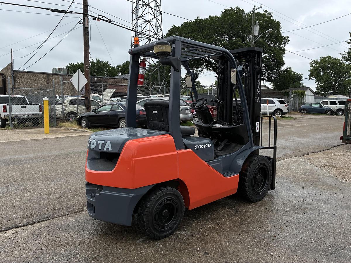 Used 2011 Toyota 8FDU30
