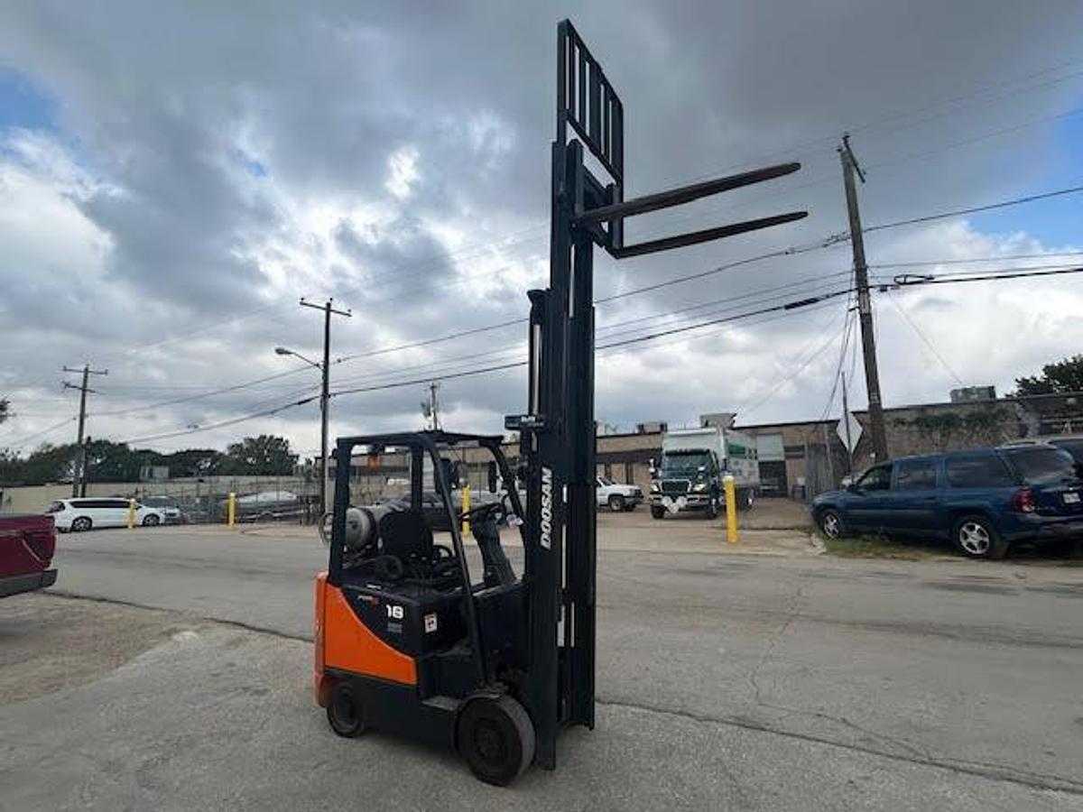 Used 2010 Doosan GC18S-5