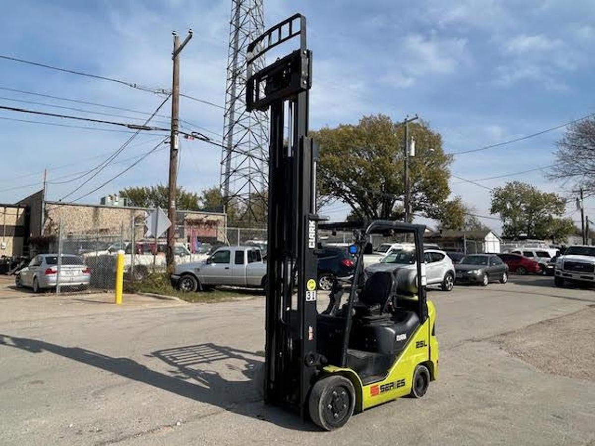 Used 2021 CLARK S25CL