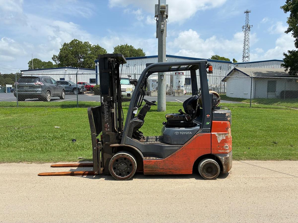 Used 2022 TOYOTA 50-8FGCU30