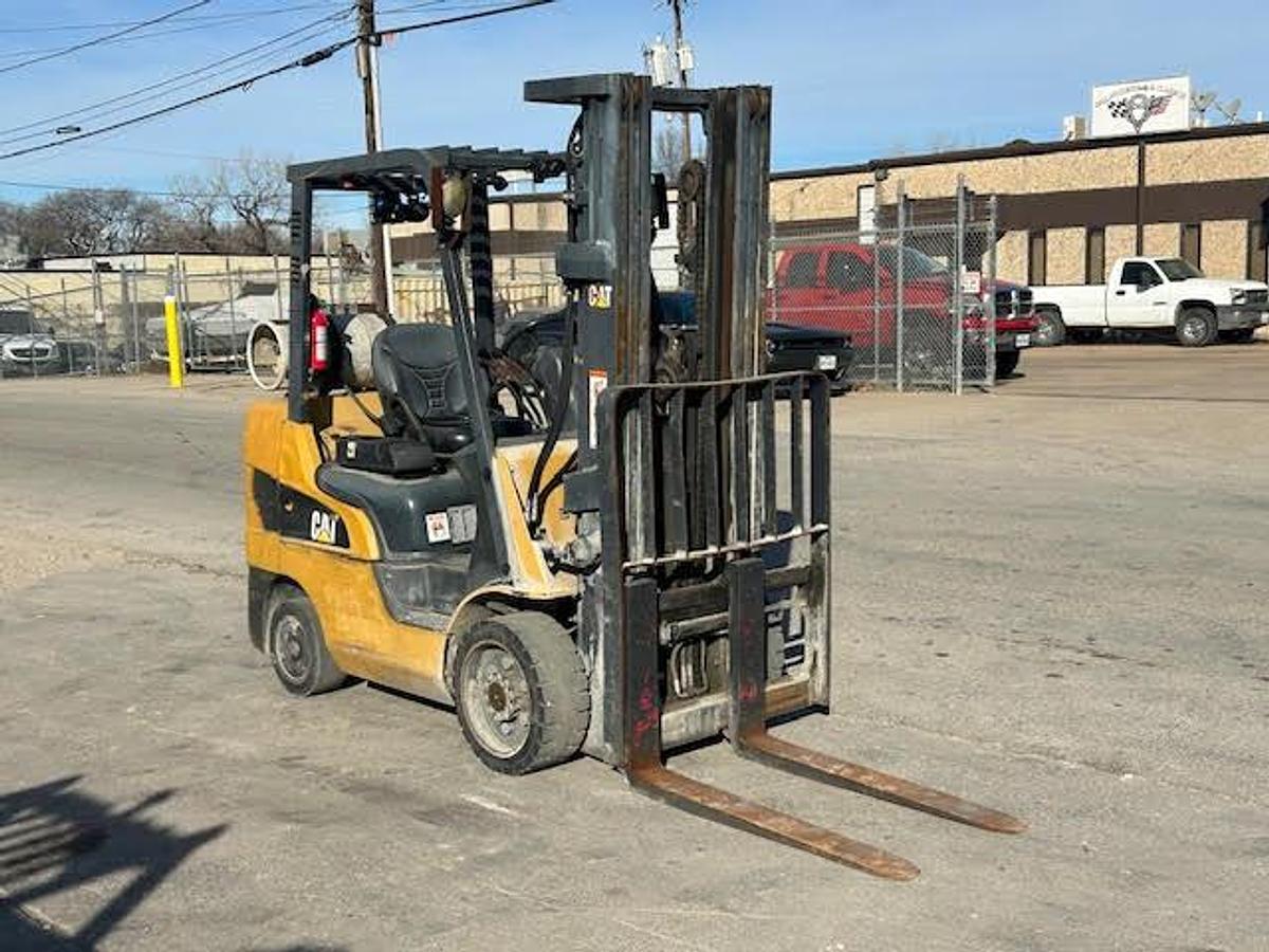 Used 2017 CAT 2C6000  6000LBS