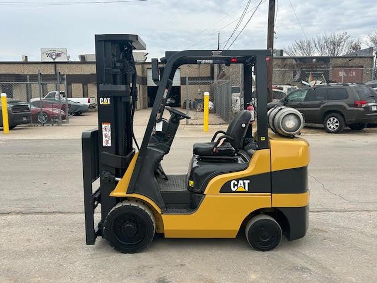 Used 2017 CAT 2C6000  6000LBS