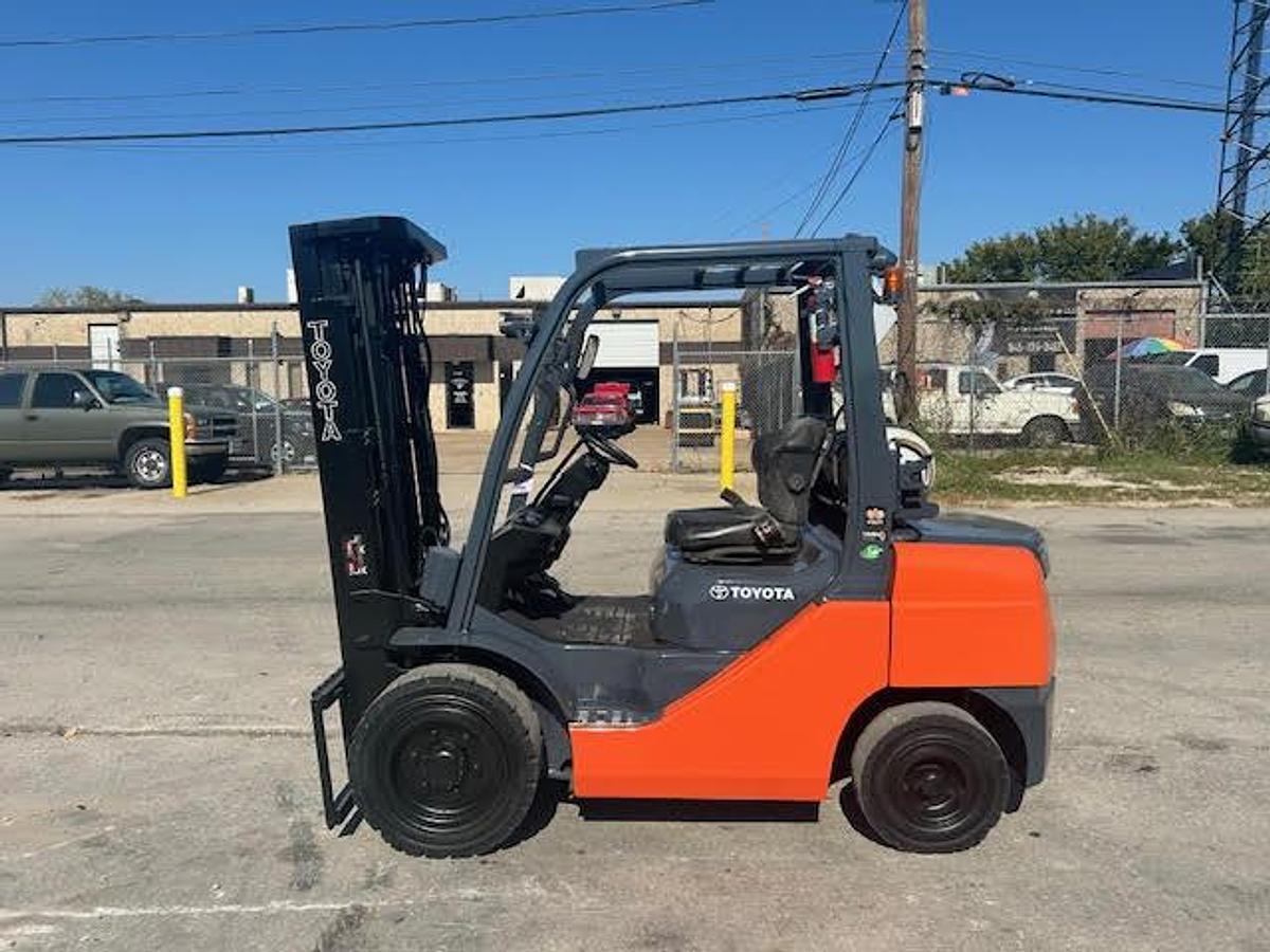 Used 2019 Toyota 8FGU30 6000LBS 
