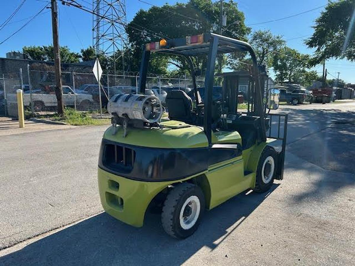 Used 2012 CLARK C40L