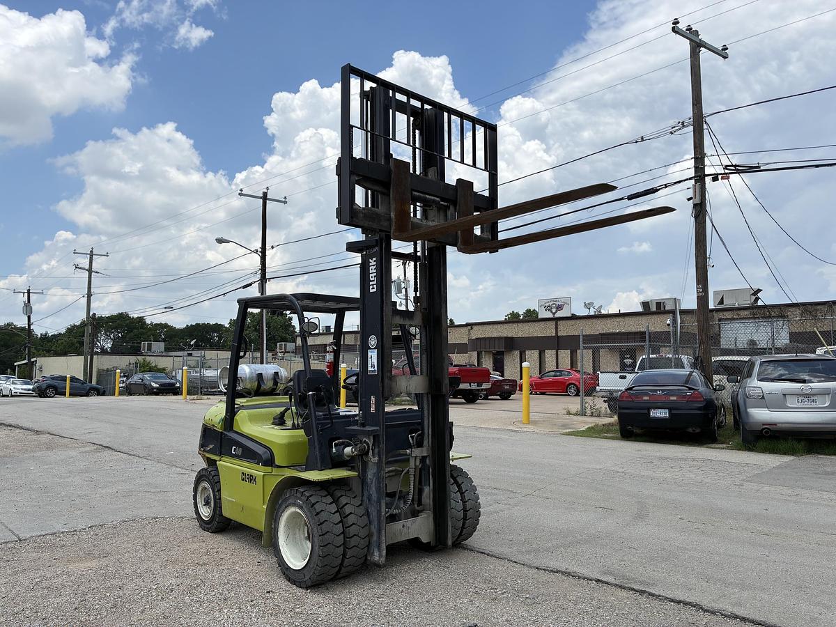 Used 2017 CLARK C40L 8000 LBS