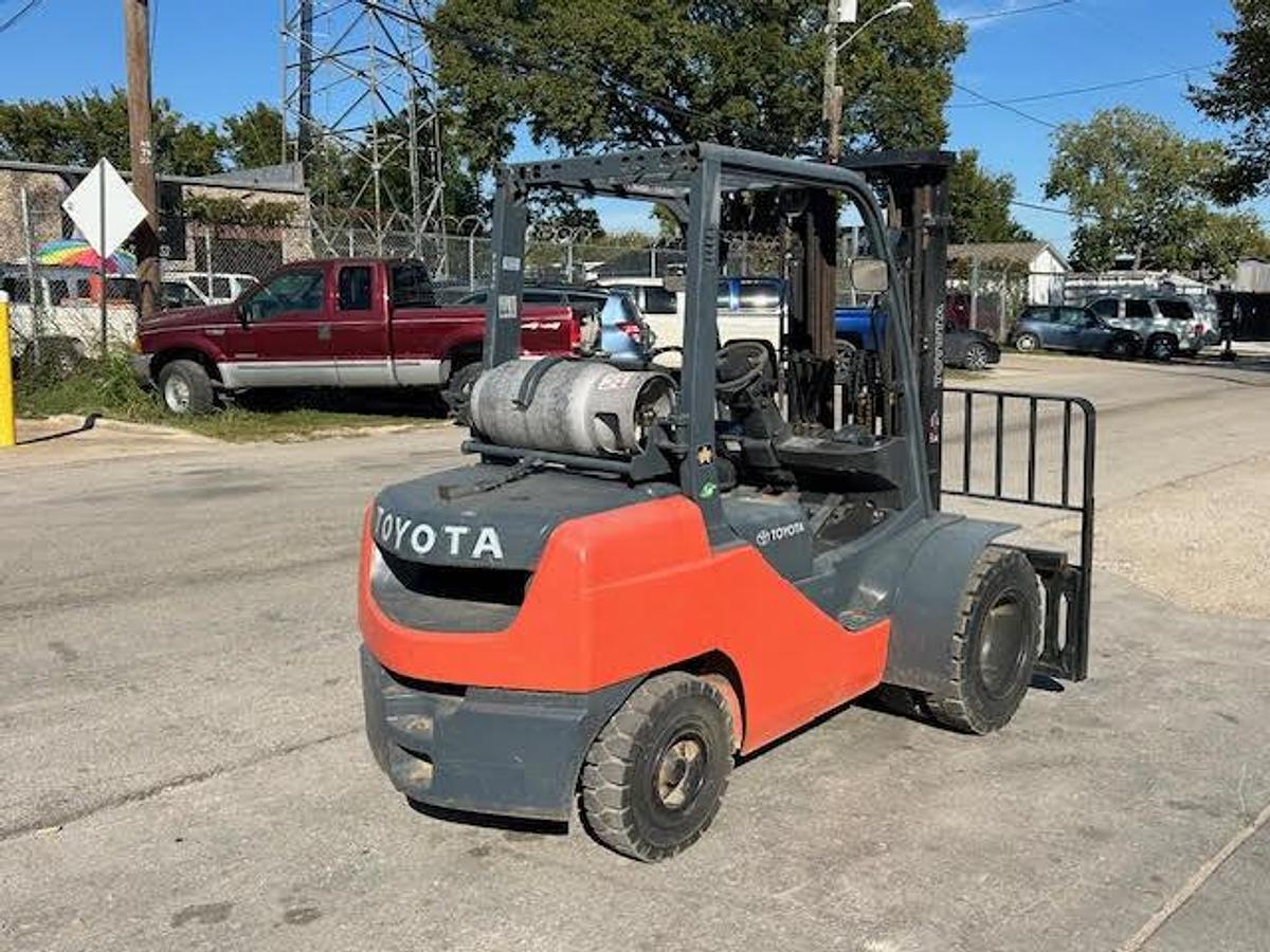 Used 2011 Toyota 8FGU30