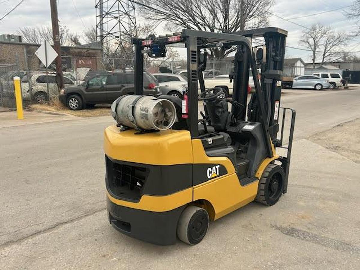 Used 2017 CAT 2C6000  6000LBS