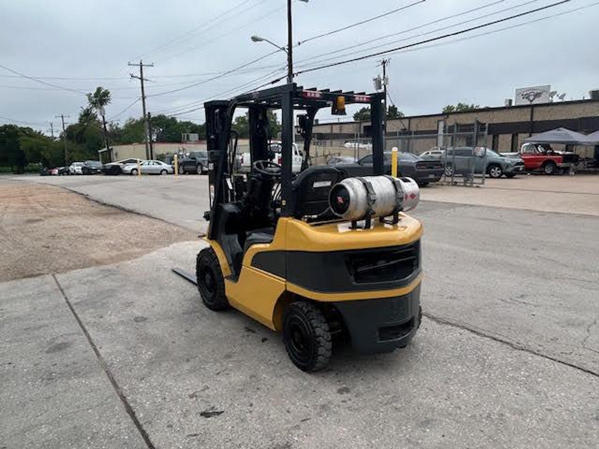 Used 2011 CAT 2P5000