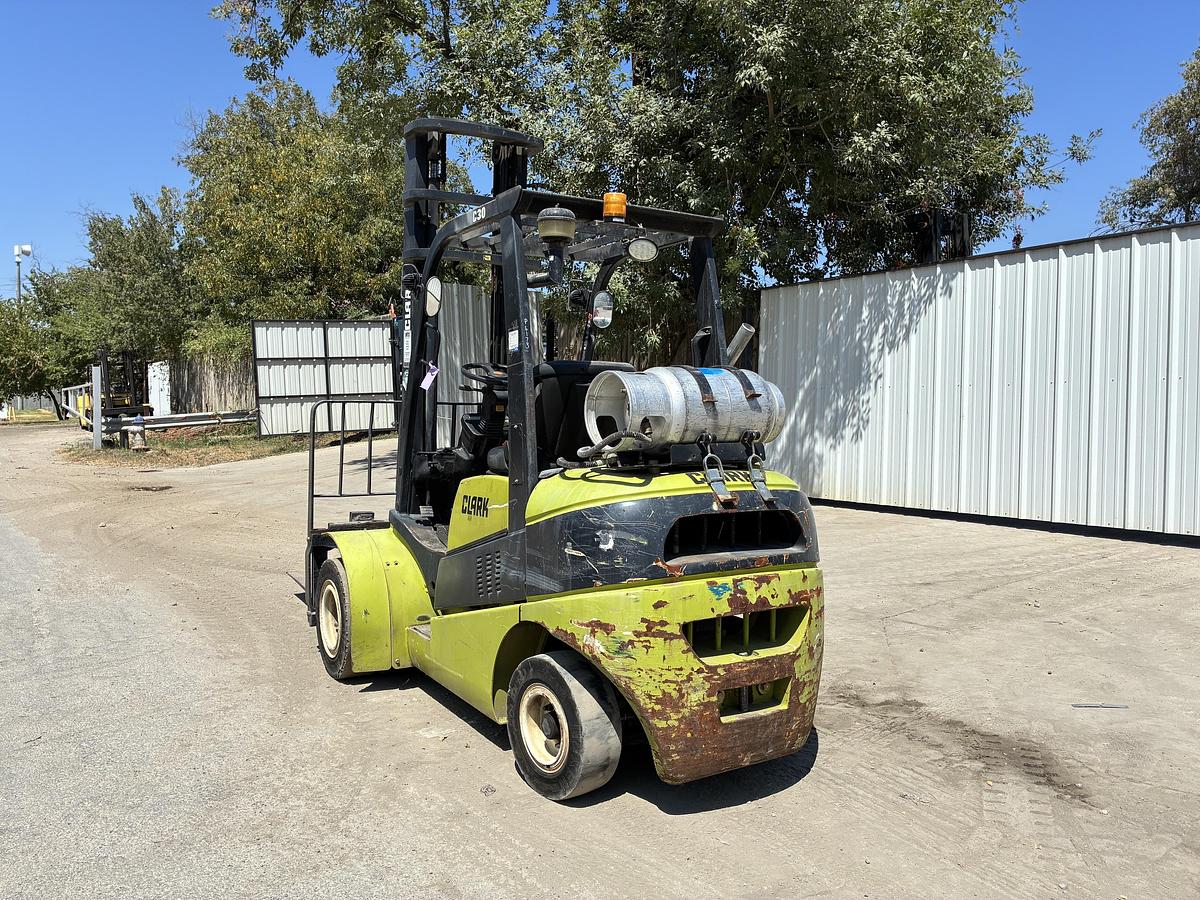 Used 2015 CLARK C30L