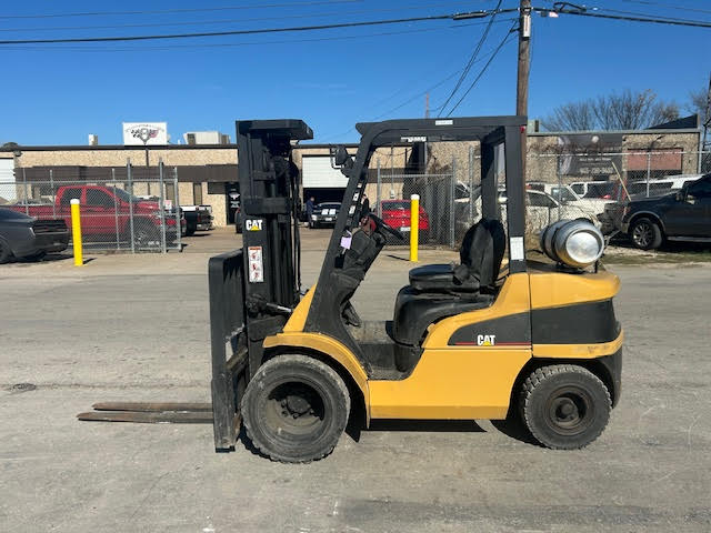 Used 2004 CAT 2C6000  6000LBS