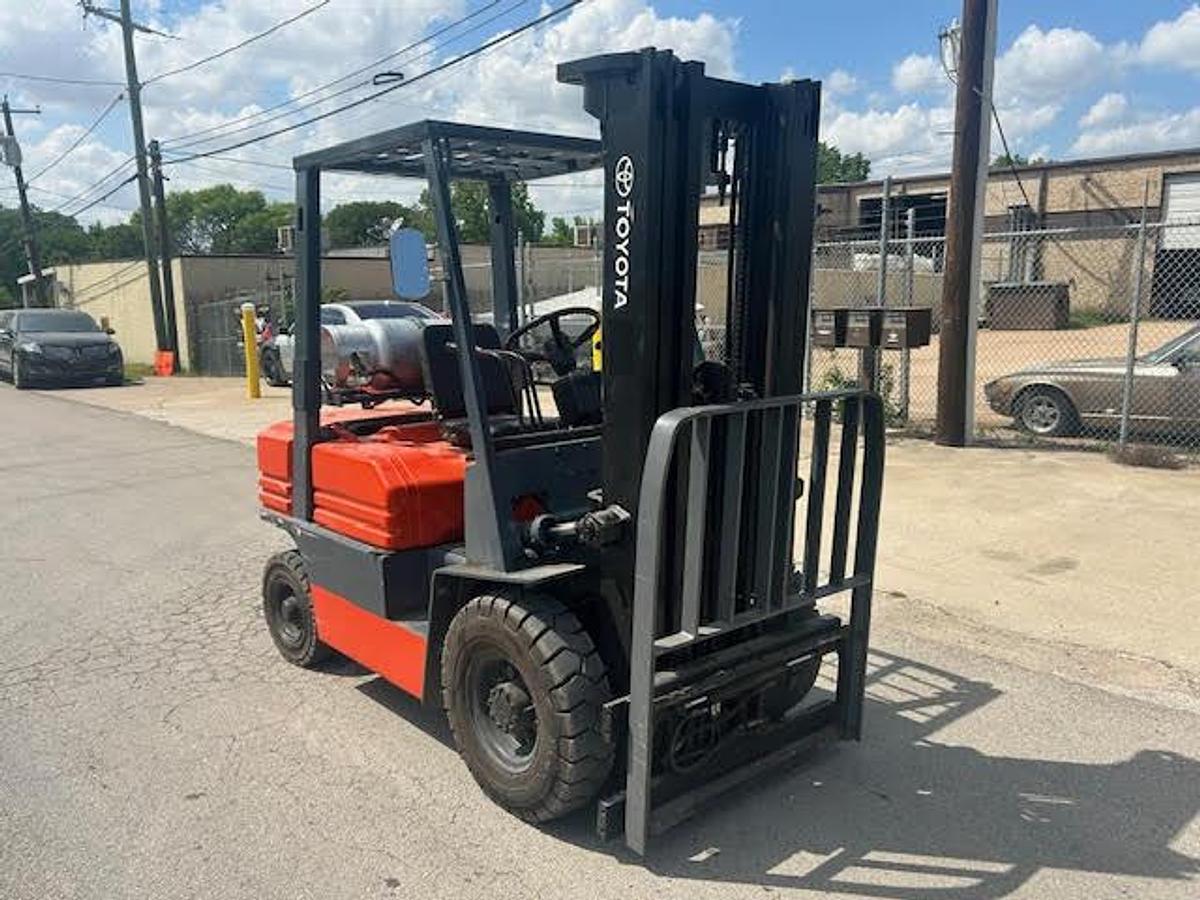 Used 1996 Toyota 42-5FG25