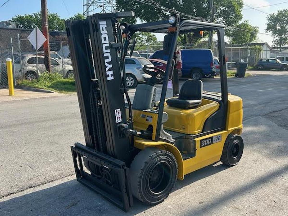 Used 2014 Hyundai 30D-7E