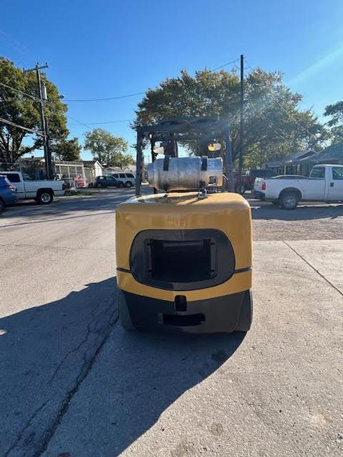 Used 2006 CAT GC70K1