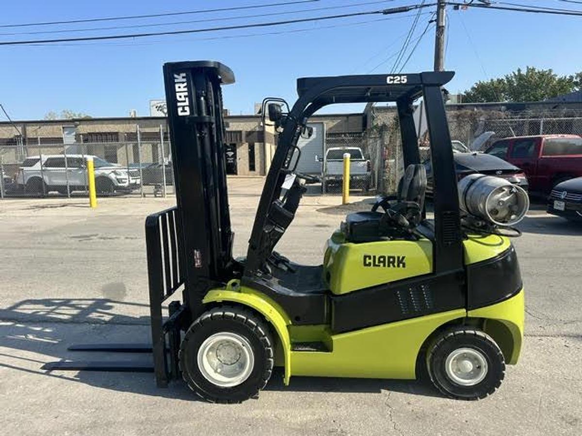 Used 2014 CLARK C25L