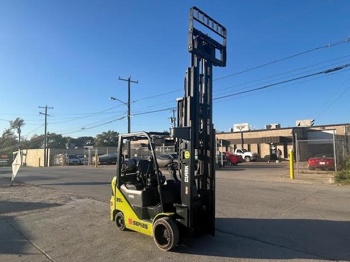 Used 2020 CLARK S25CL