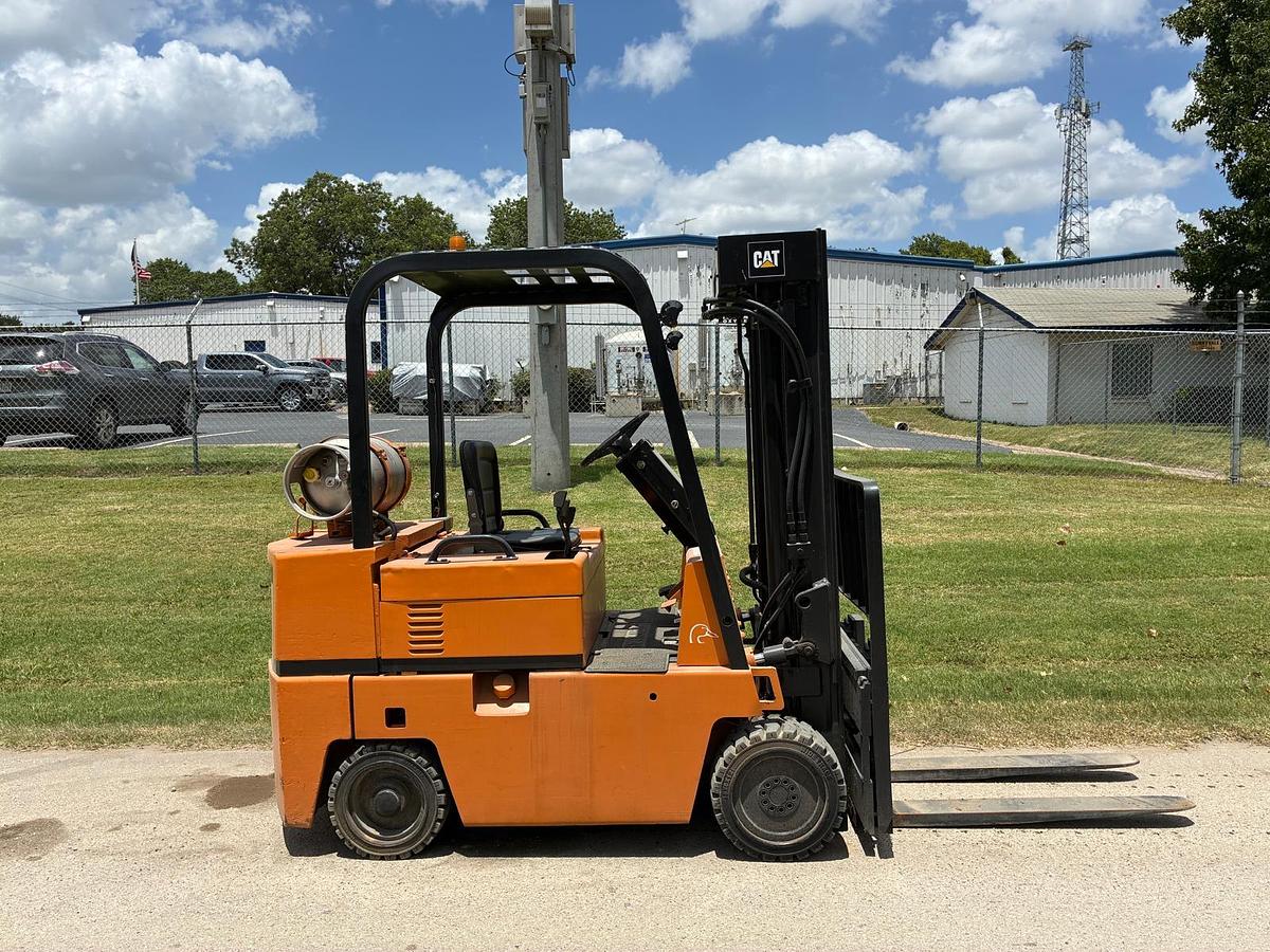 Used 1990 CATERPILLAR TC60DSA